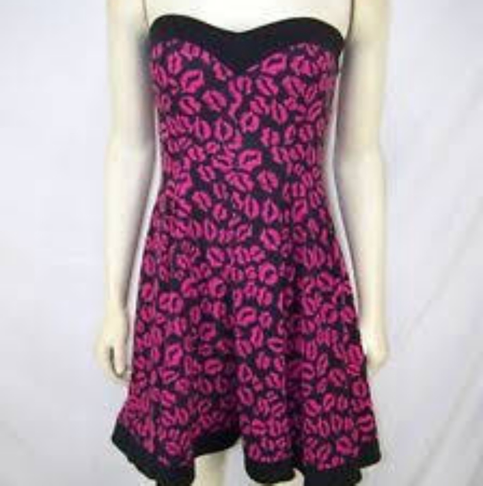 Hot Topic Strapless Dress